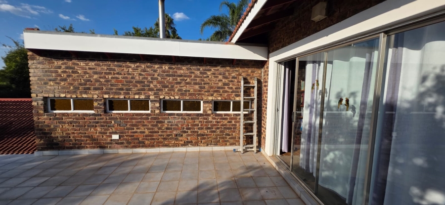 5 Bedroom Property for Sale in Wilkoppies North West
